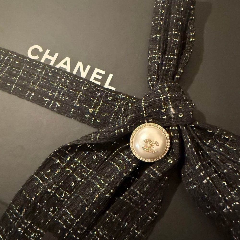Chanel 2024 Holiday Gift Wrapping Pearl Charm + Ribbon